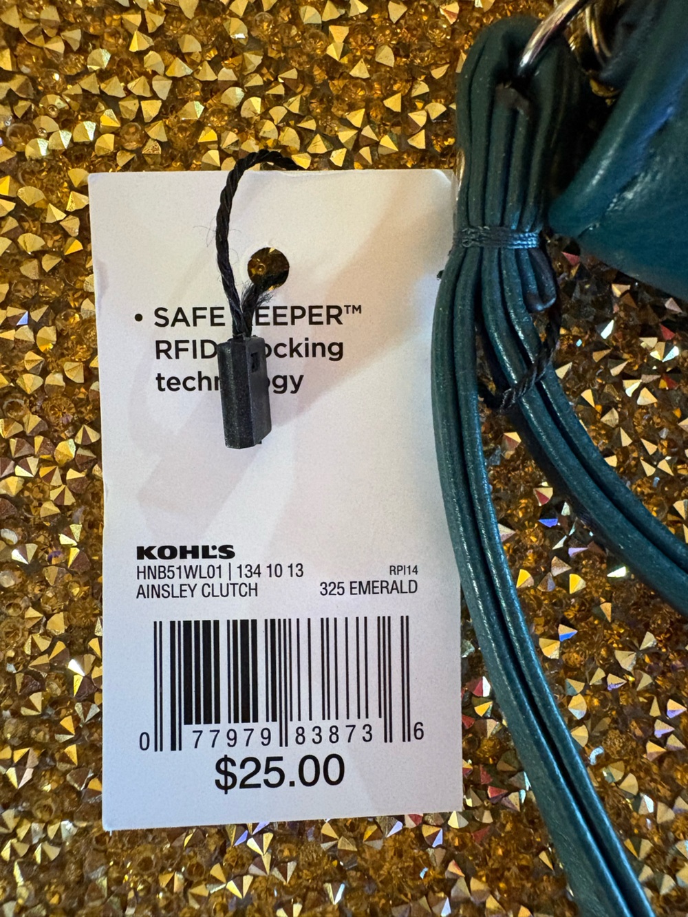 Emerald NWT Ainsley Wristlet Clutch, Snap and Zipper closure. Lots of card slots - Picture 2 of 11